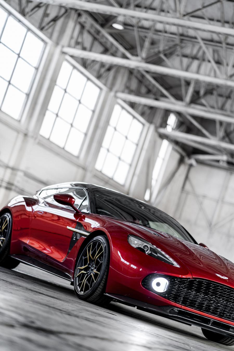  Aston Martin Vanquish Zagato Shooting Brake 2018 года  (UK) (фото 46 из 76)